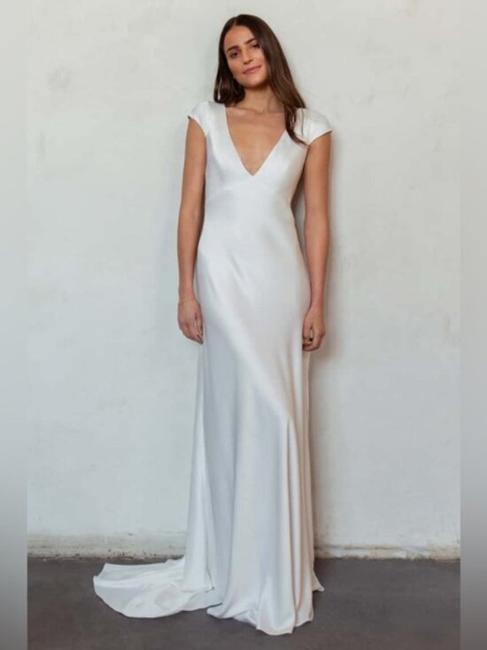 Jenny shoo Bronwyn Dress - Elegant White Evening Gown - Picture 3 of 5